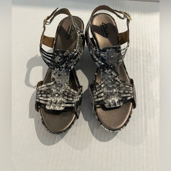 Clarks Star Gaze Wedge Heel Gray Black Snakeskin Strappy Bendable Sandals Sz 9 - Picture 3 of 10